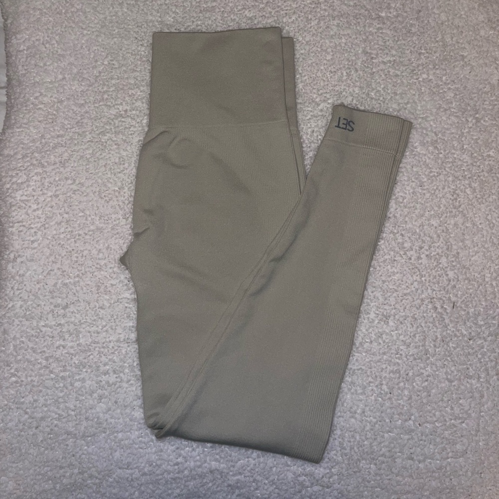 SET ACTIVE LEGGINGS - Picture 3 of 6